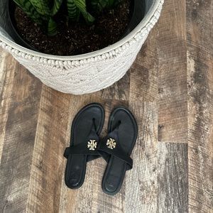 Tory Burch Jolie Black Gold T Logo Flats Sz 9